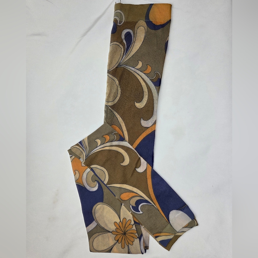 Source Unknown Floral Patterned Cropped Hosiery -… - image 2